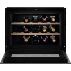 Vestavná vinotéka Electrolux 900 PRO KBW6T