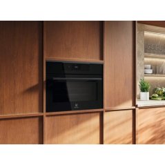 Kompaktní vestaná trouba Electrolux 700 MealAssist CombiQuick KVLAE2XH