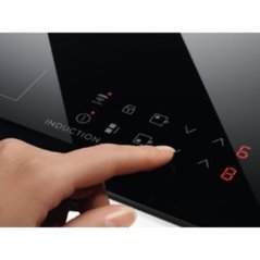Indukční varná deska Electrolux Intuit LIV63431BK